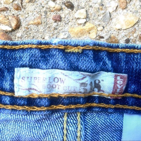 Levi’s 518 Superlow Cutoff Handmade Jean Shorts 5 - Picture 3 of 9